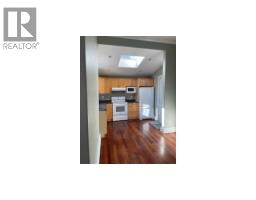 324 Tenth Street, New Westminster, BC V3M3Y5 Photo 12