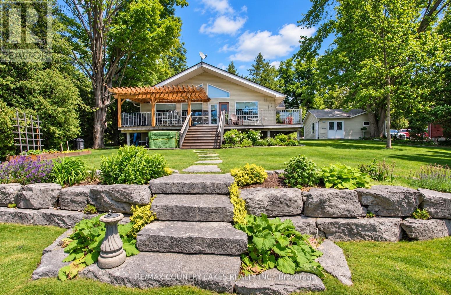 27 HILLCREST AVENUE, Kawartha Lakes (Carden) — photo 1