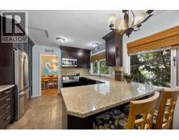 4pc Ensuite bath - 2269 Balfour Court, Kamloops, BC V1S1H5 Photo 9