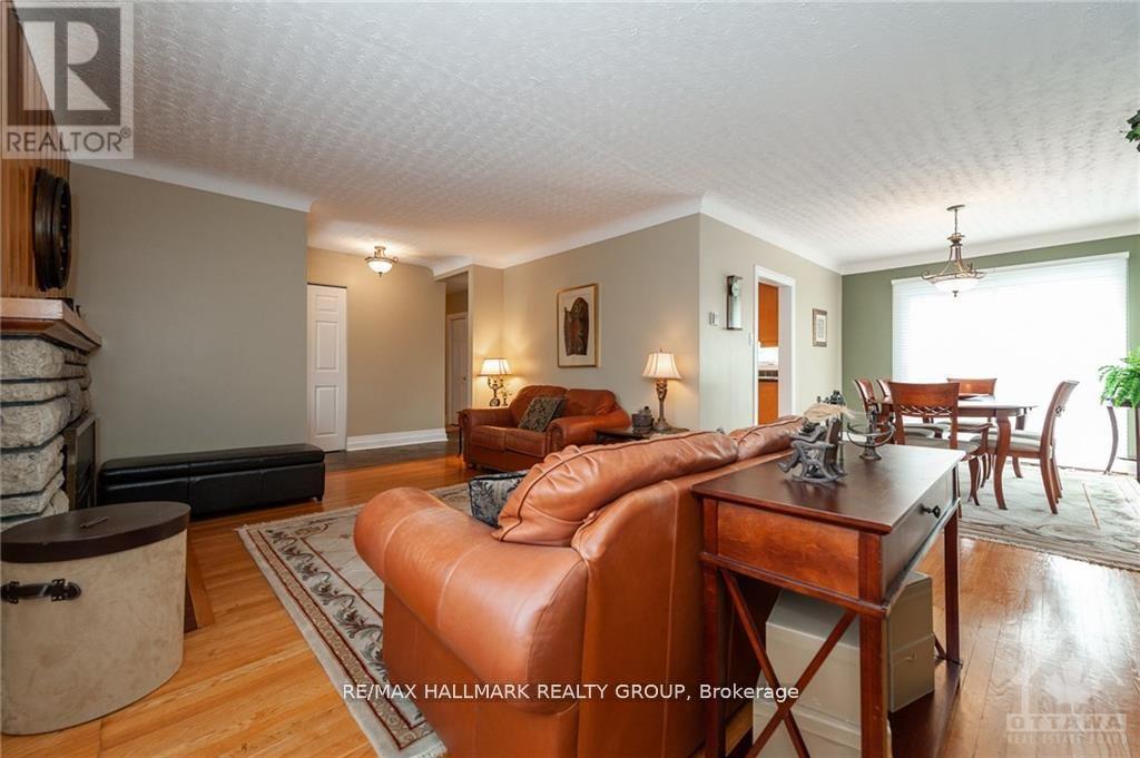 44 APPLEFORD STREET, Ottawa — photo 8