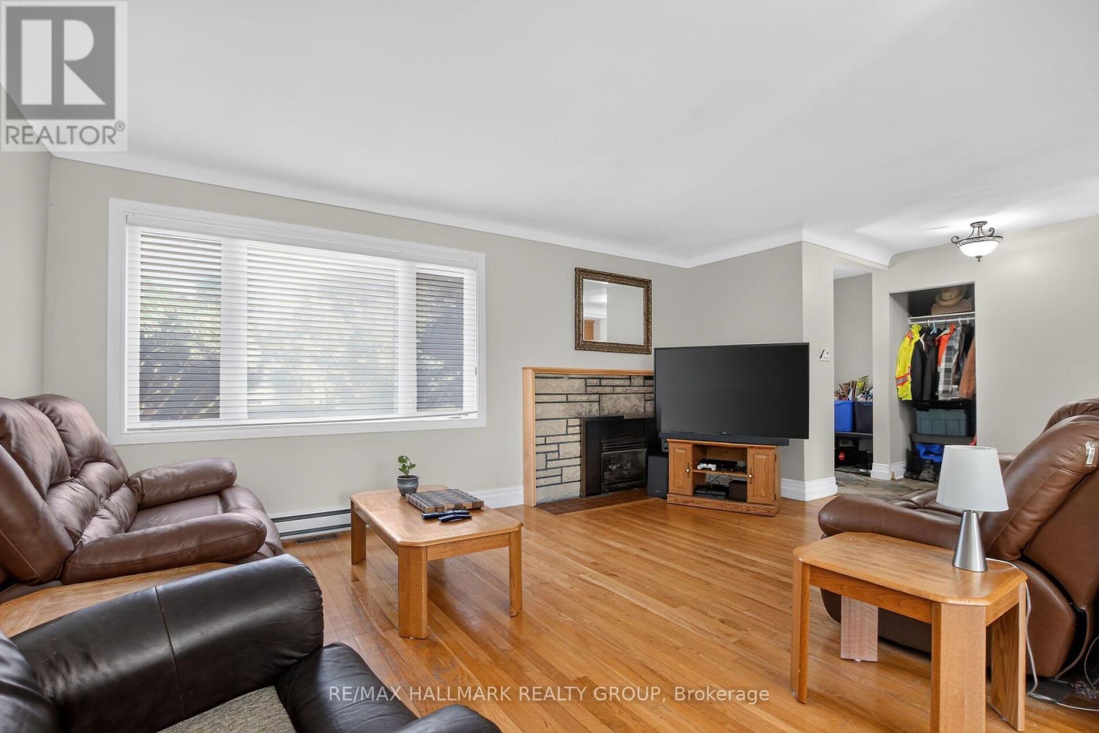 44 APPLEFORD STREET, Ottawa — photo 9