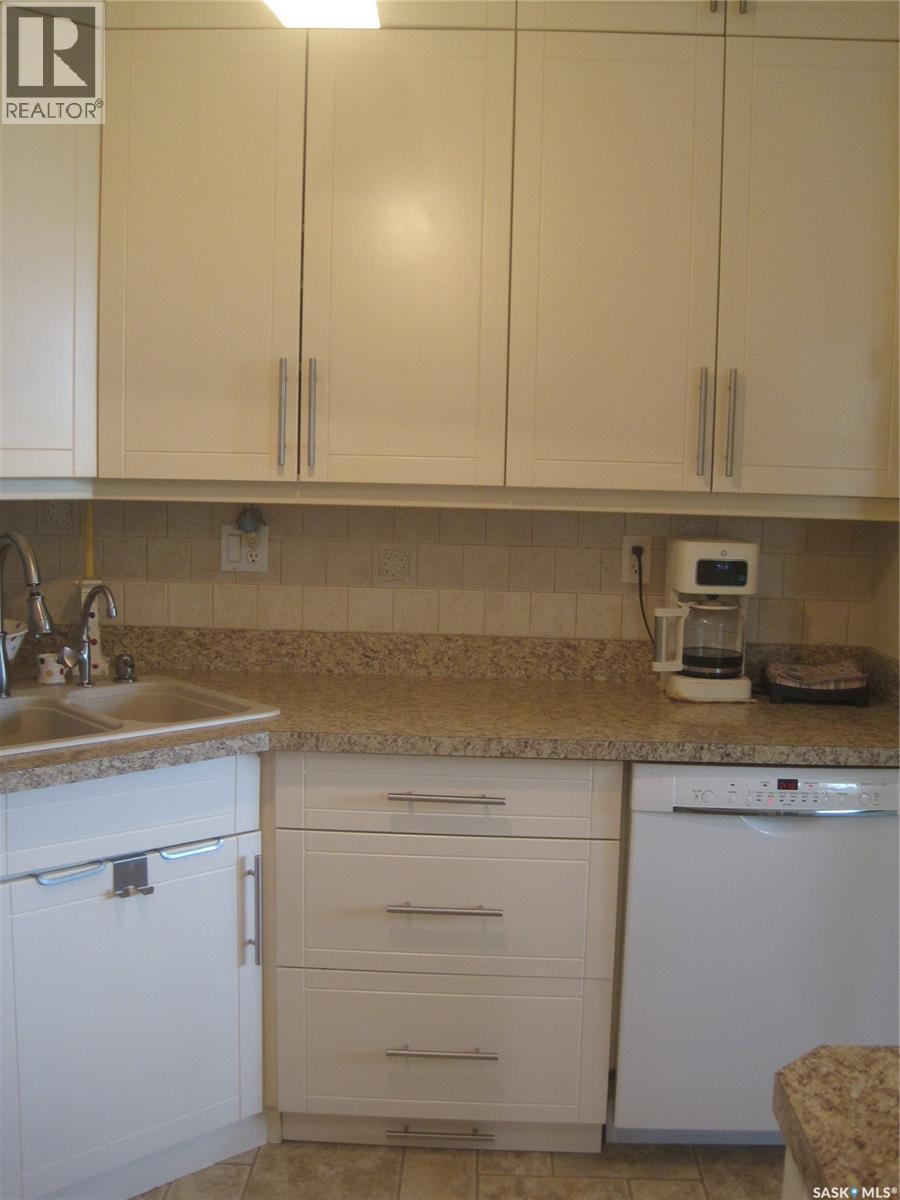 #240 3435 Hillsdale STREET - 11