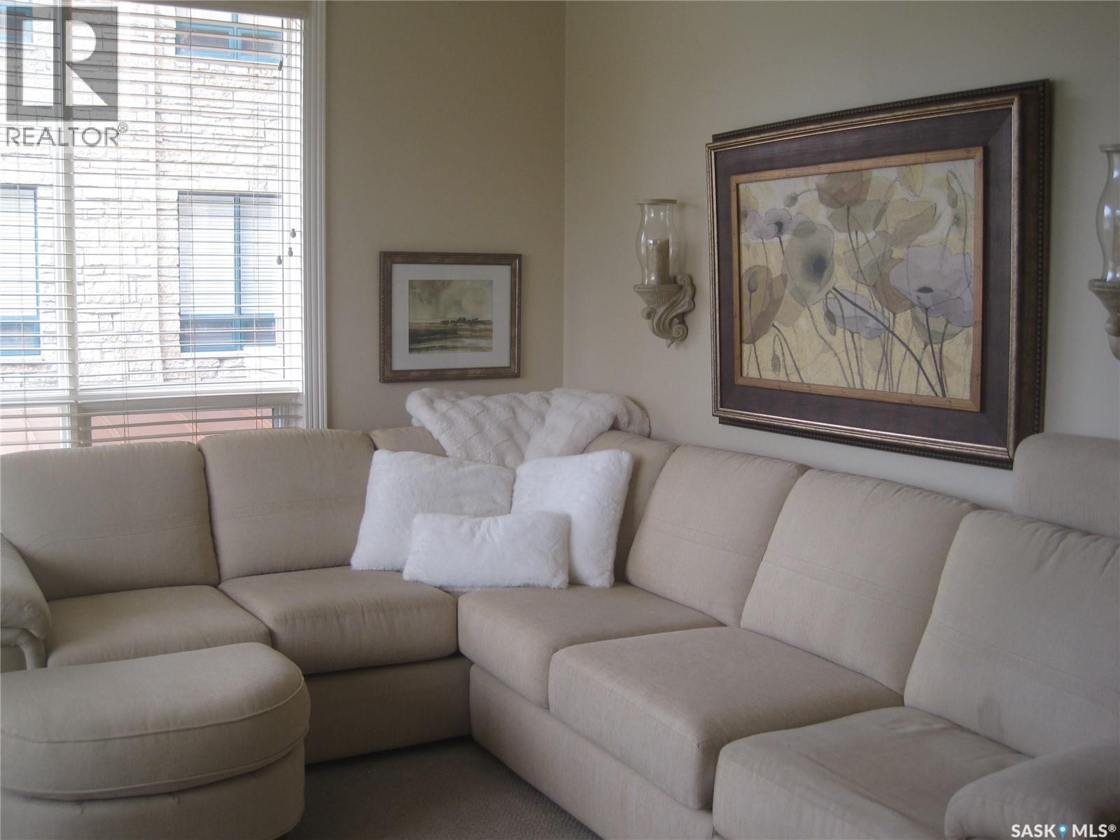 240 3435 Hillsdale STREET, Regina — photo 2