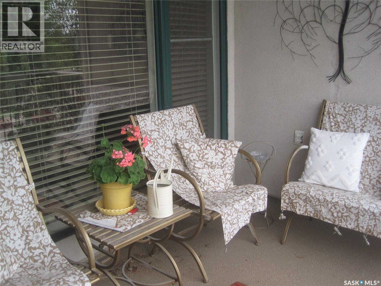#240 3435 Hillsdale STREET - 16