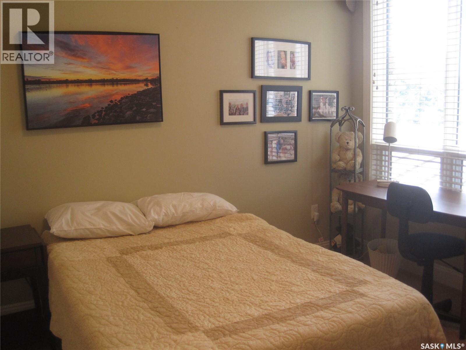#240 3435 Hillsdale STREET - 25