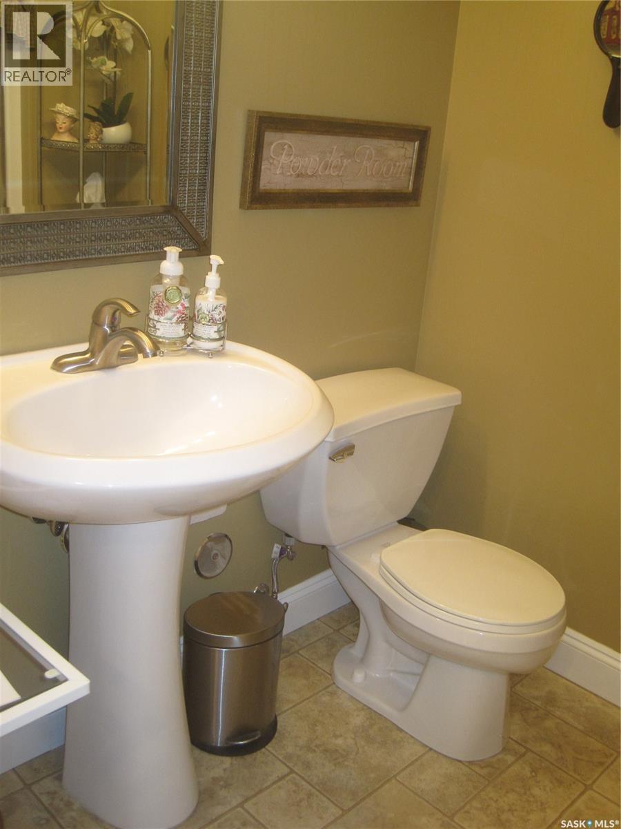 #240 3435 Hillsdale STREET - 28