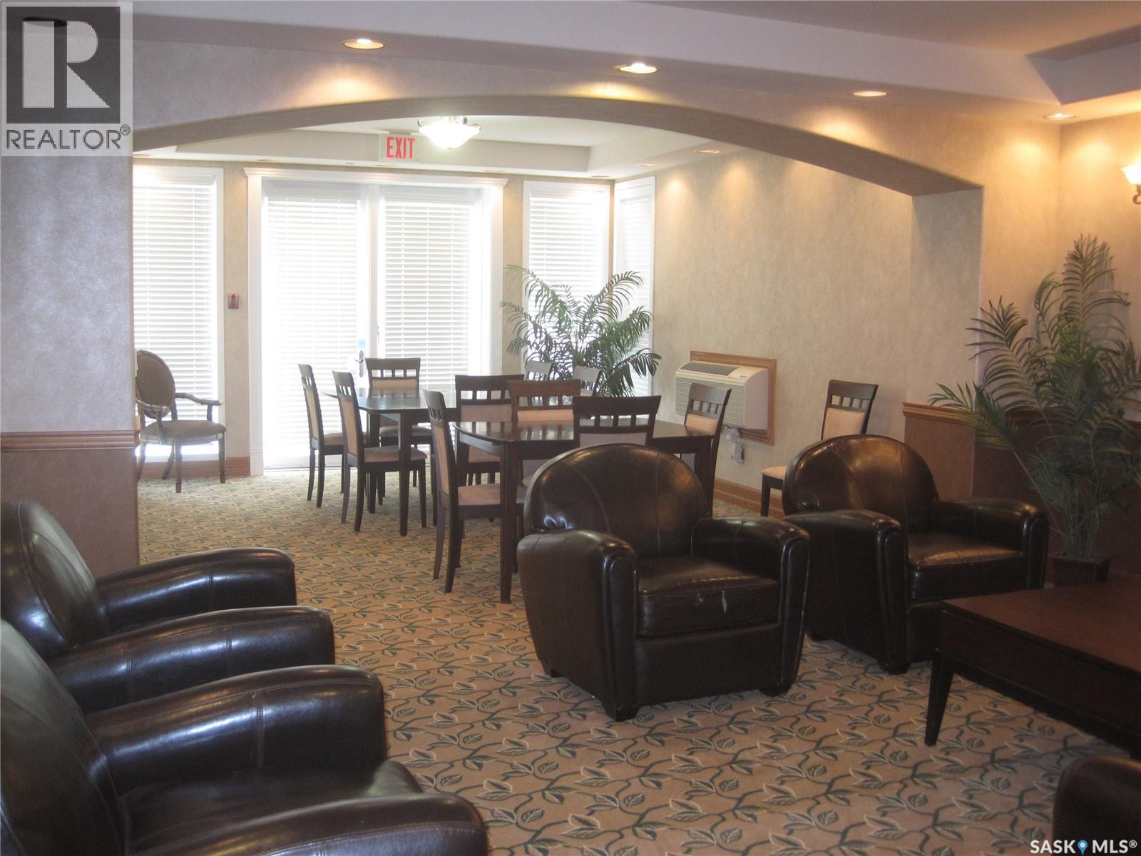 #240 3435 Hillsdale STREET - 34