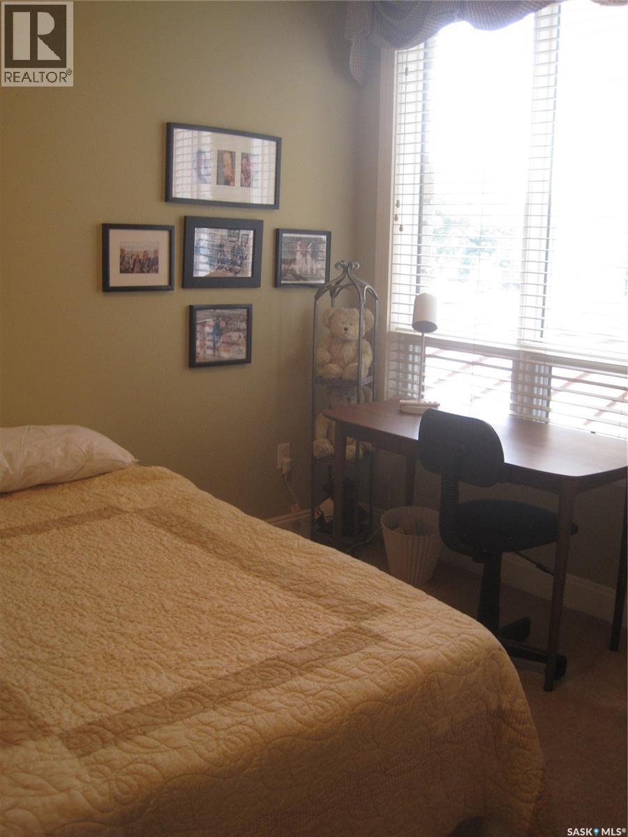 #240 3435 Hillsdale STREET - 24