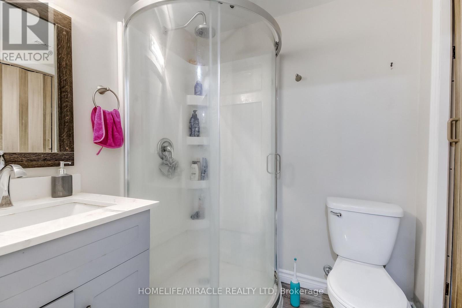 23 WILLIS AVENUE - 20