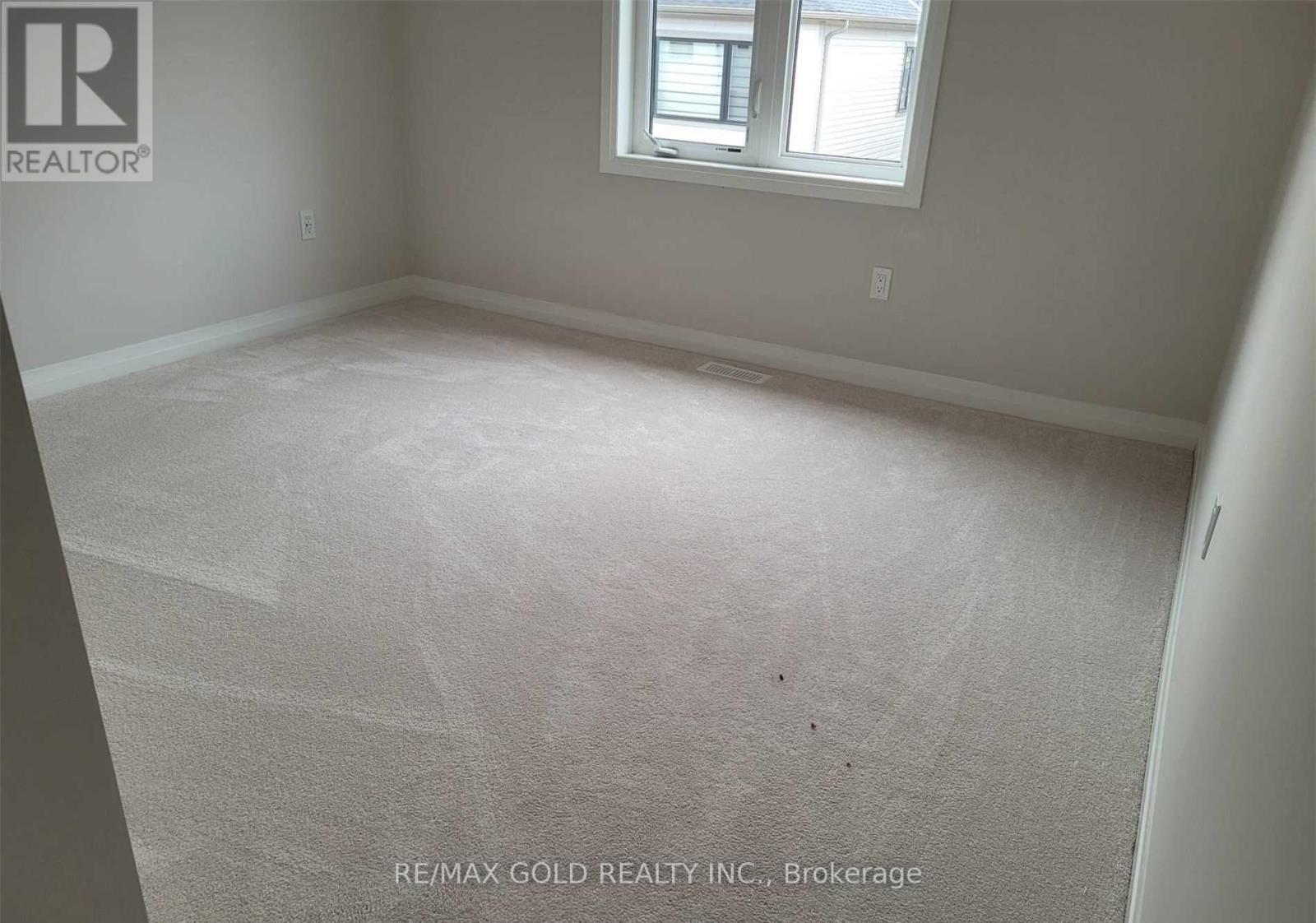 28 WEYLIE STREET, Hamilton (Mount Hope) — photo 9