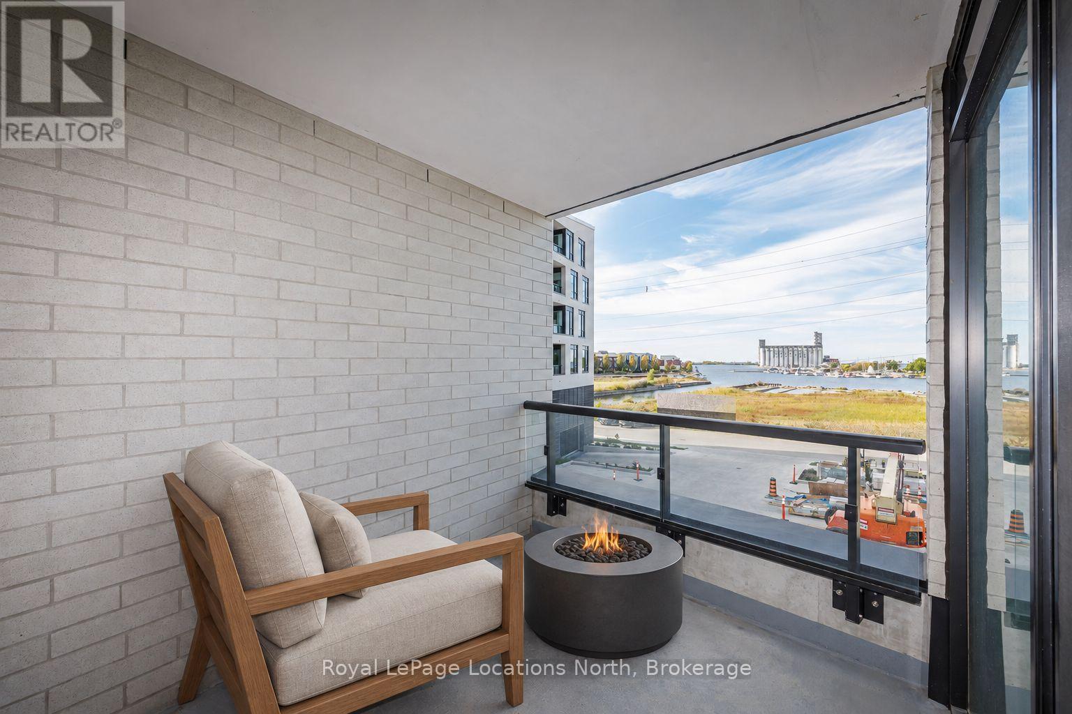 #203 31 HURON STREET - 1