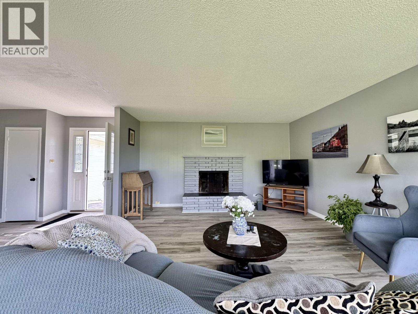 707 E 4TH AVENUE - Image 3