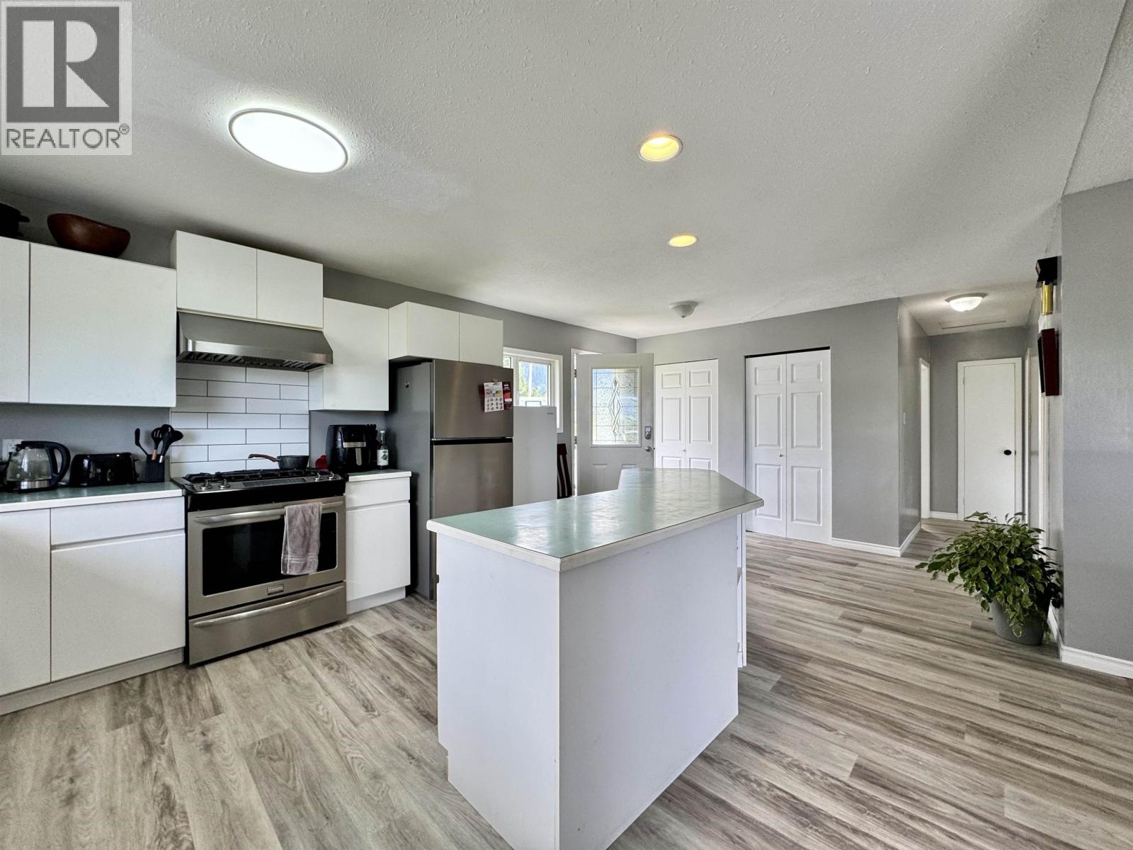 707 E 4TH AVENUE - 10