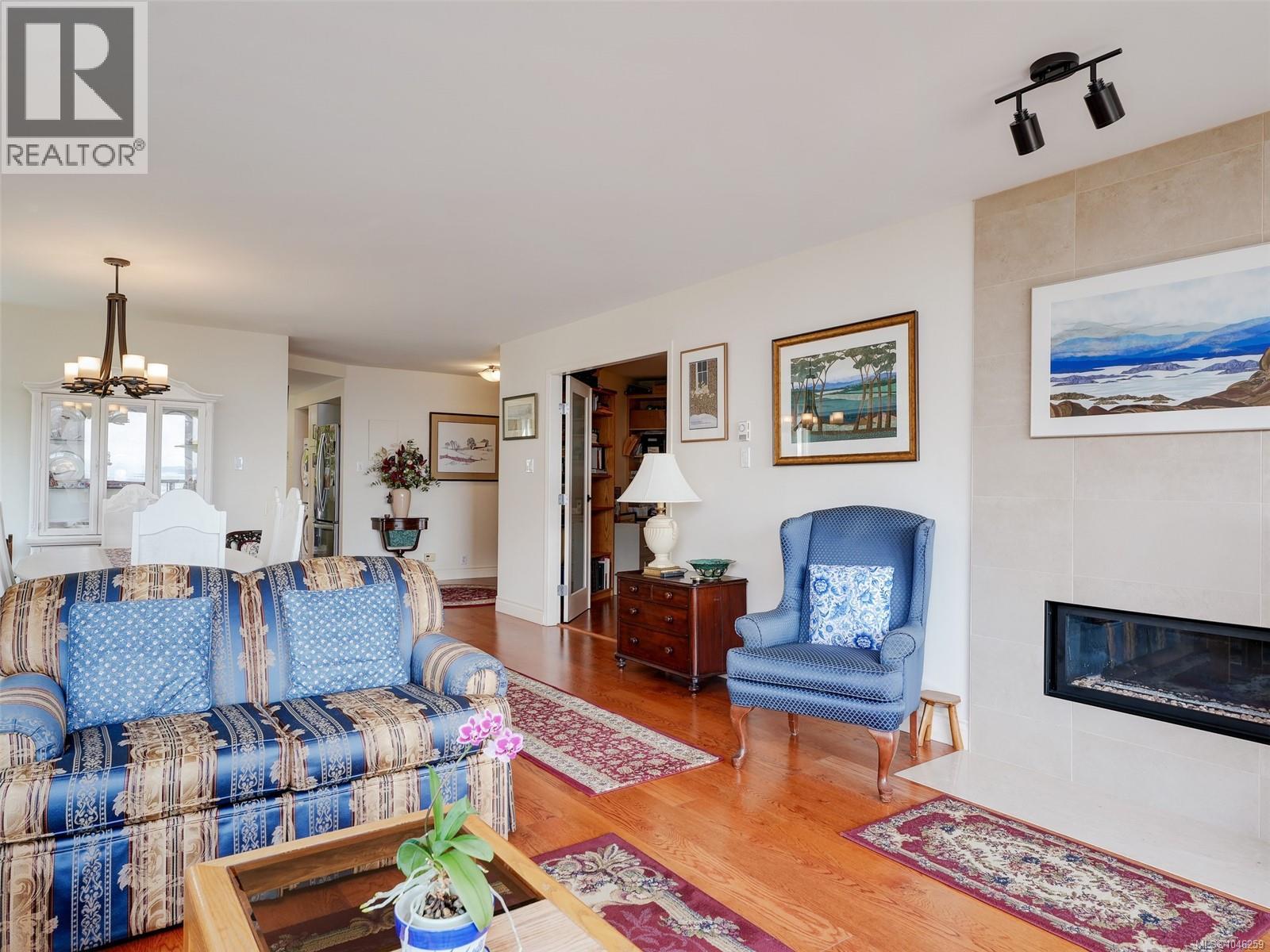2E 9851 Second Street, Sidney