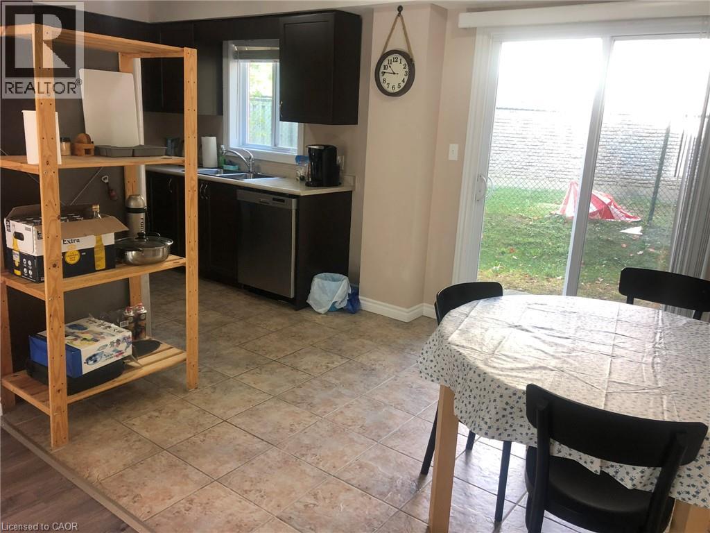 55 MOOREGATE Crescent Unit# 24, Kitchener — photo 4