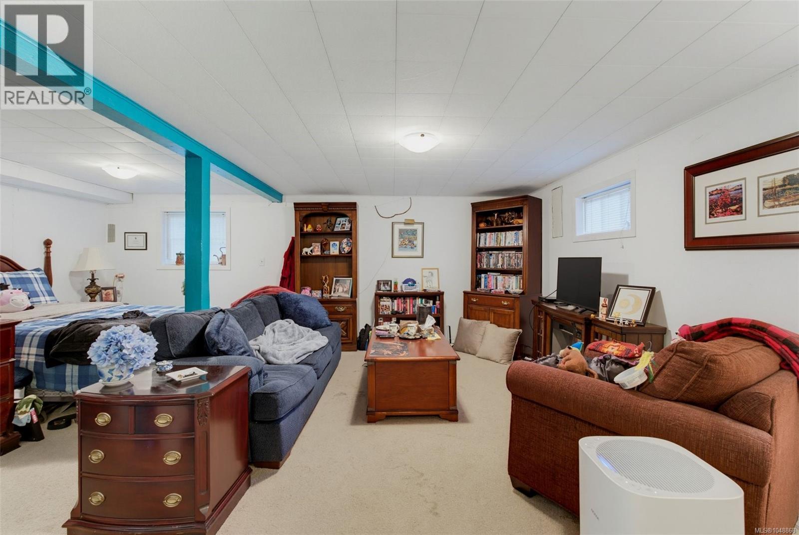  817 St. Patrick Street, Oak Bay