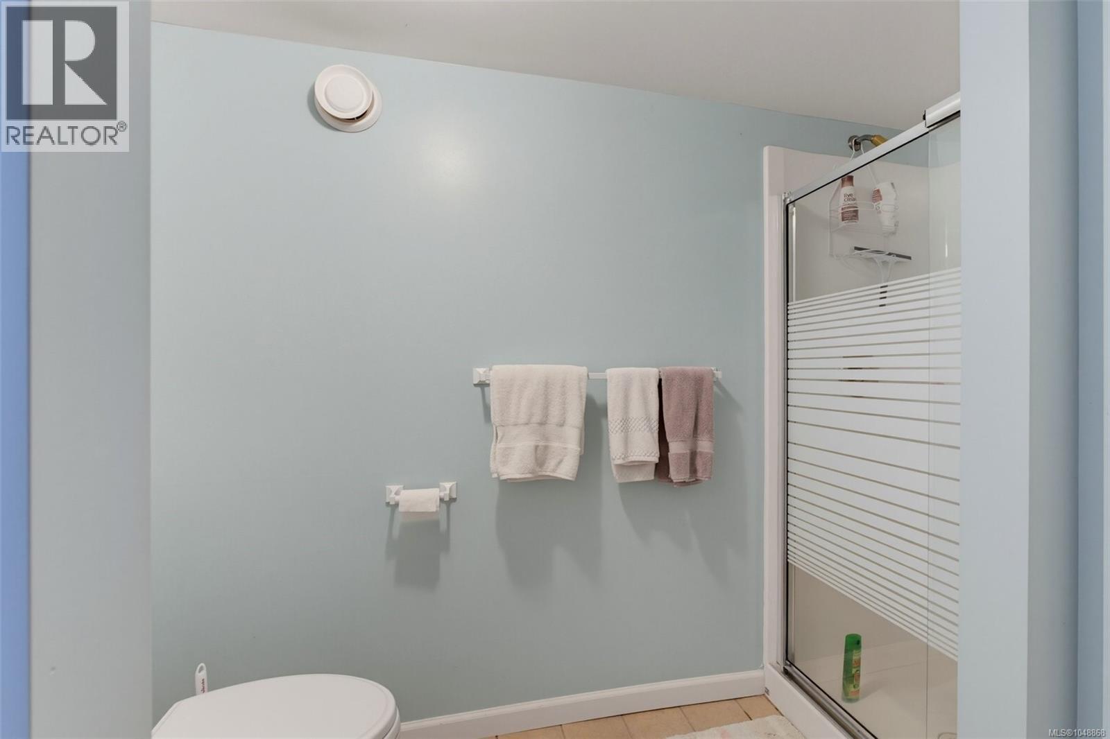  817 St. Patrick Street, Oak Bay