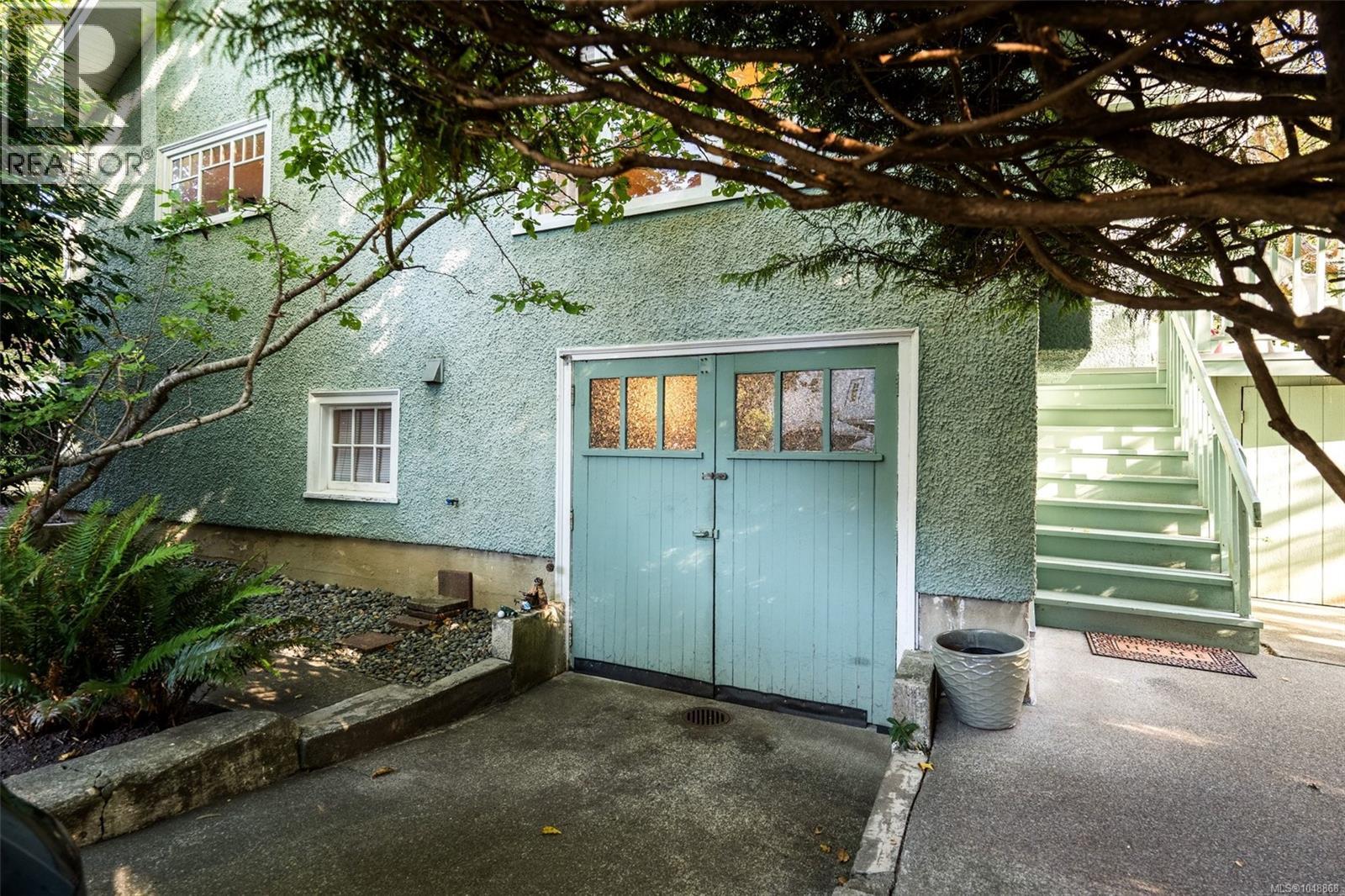 817 St. Patrick St - 32