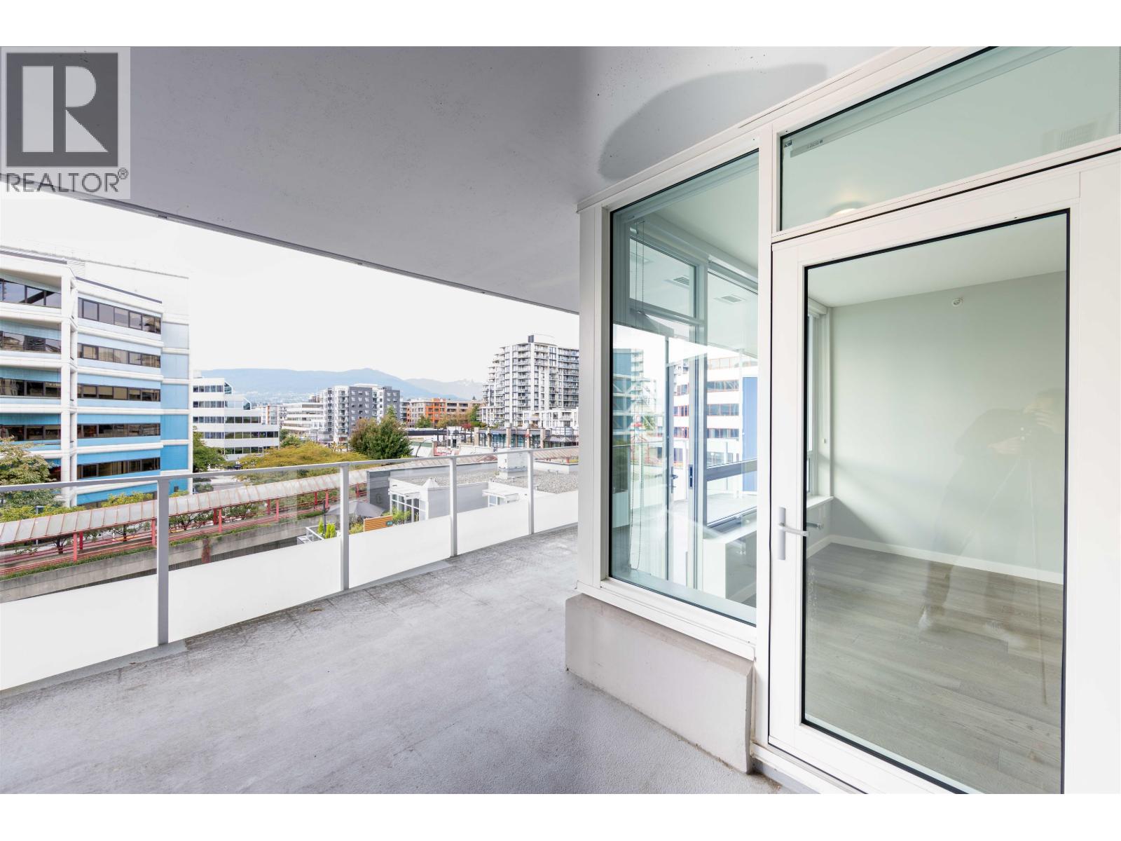 504 118 CARRIE CATES COURT, North Vancouver