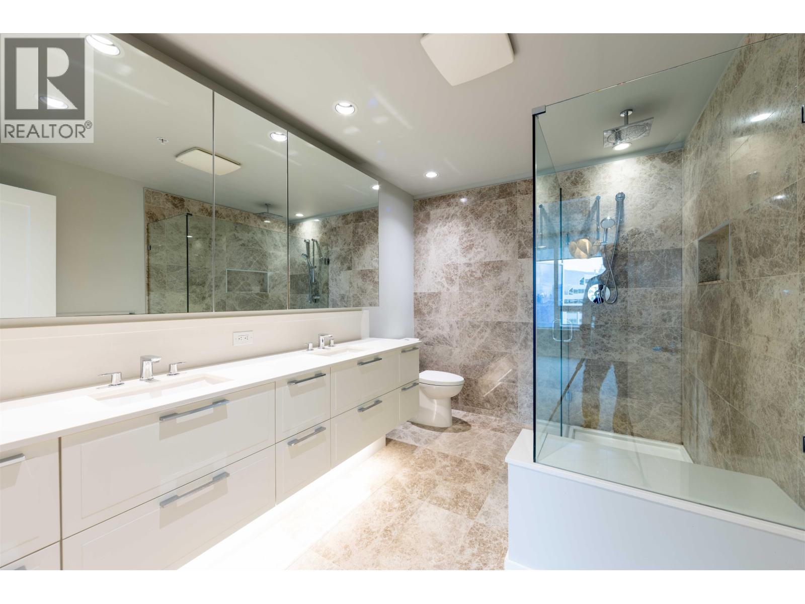 504 118 CARRIE CATES COURT, North Vancouver