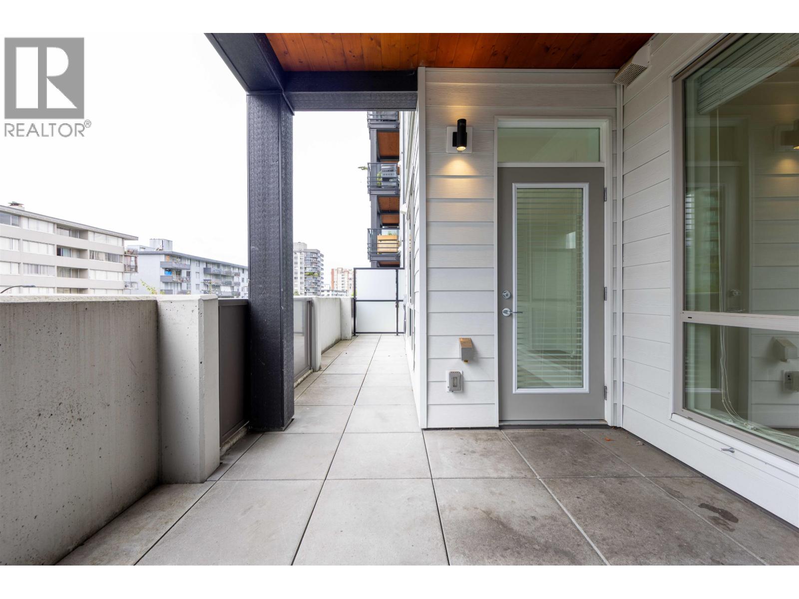 203 108 E 8TH STREET, North Vancouver