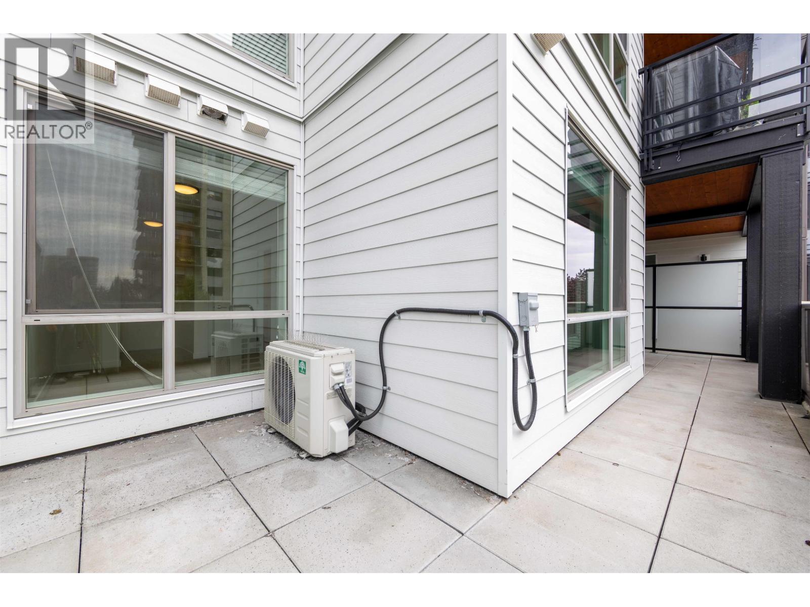 203 108 E 8TH STREET, North Vancouver