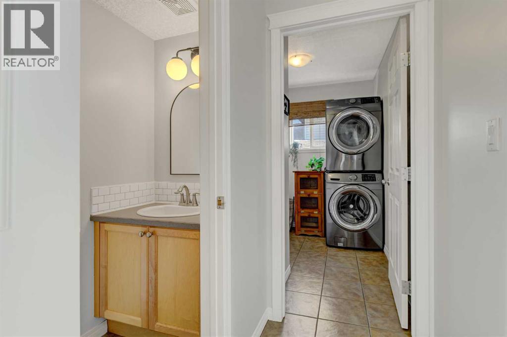 7722 114 Street - 8
