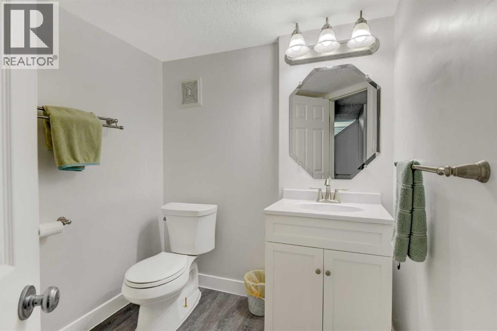 7722 114 Street - 24