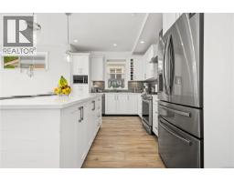 Living room - 309 Seafield Rd, Colwood, BC V9C0E7 Photo 10
