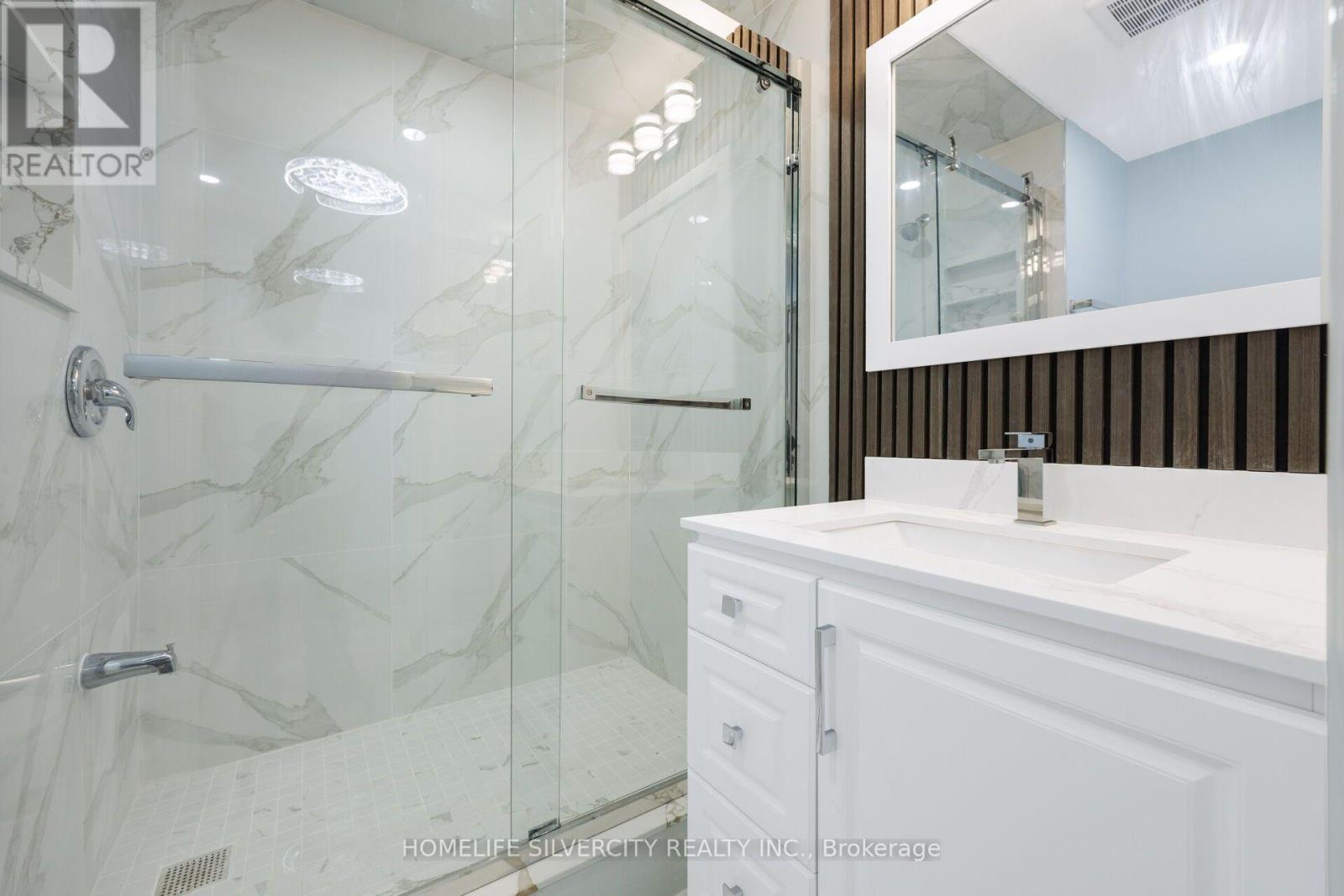 157 FLEETWOOD CRESCENT - 24