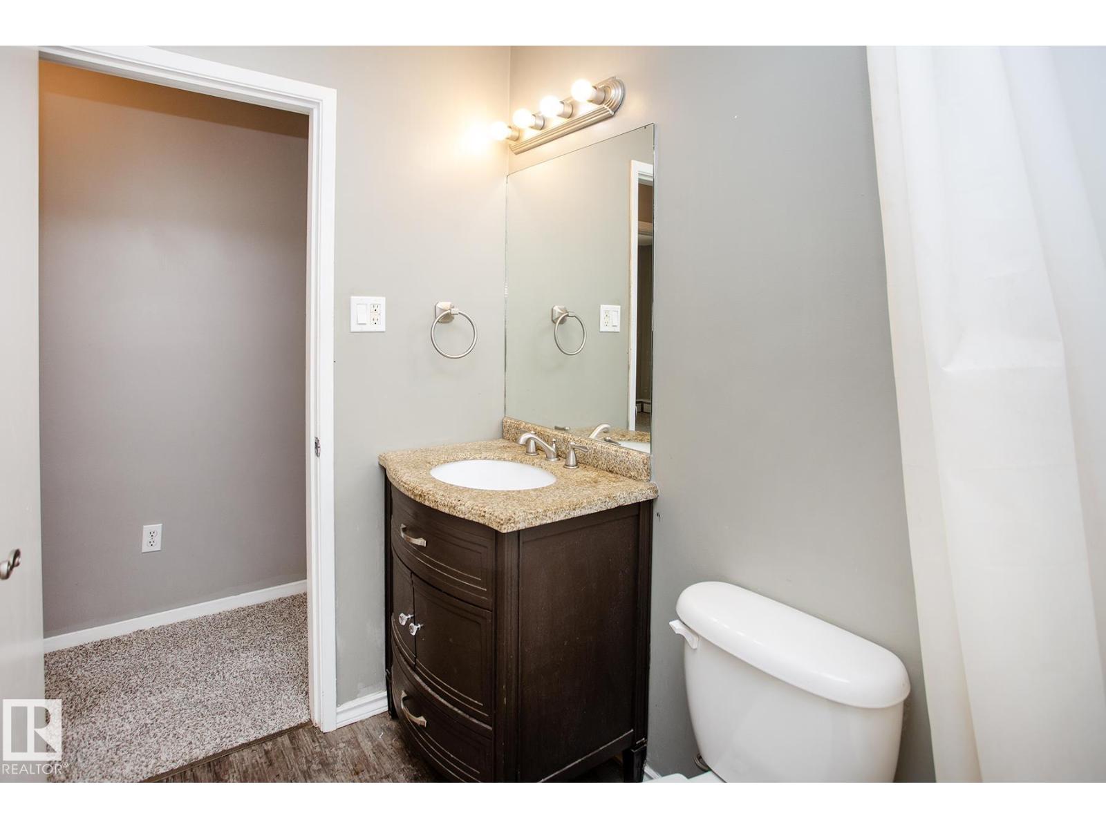 #8 15431 93 AV NW - 11