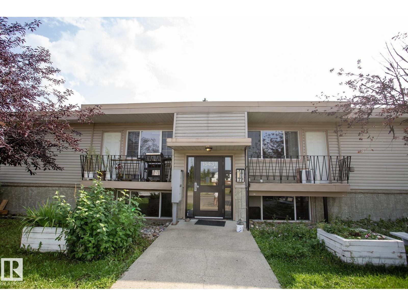 #8 15431 93 AV NW - 19