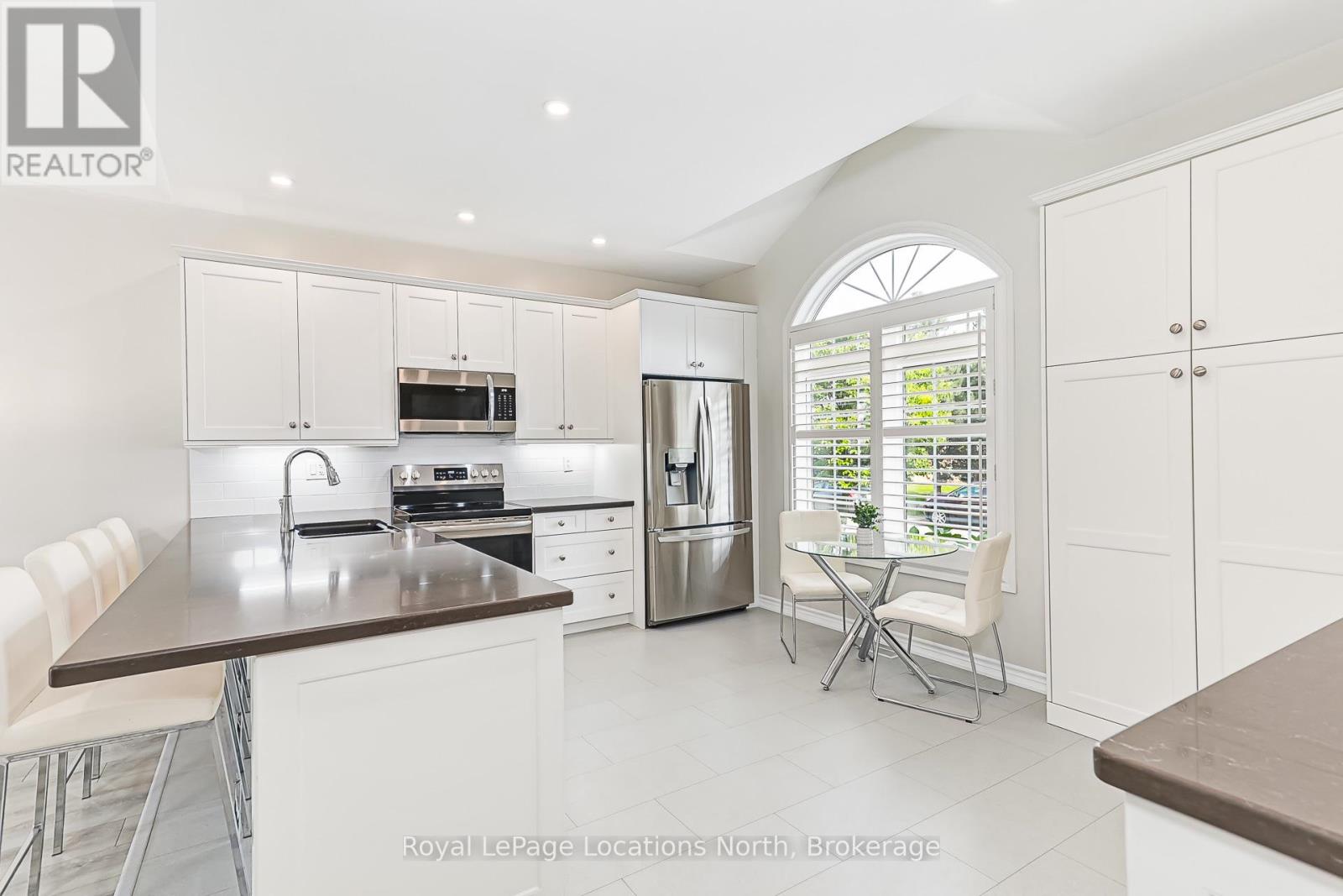 14 CLUBHOUSE DRIVE, Collingwood — photo 9