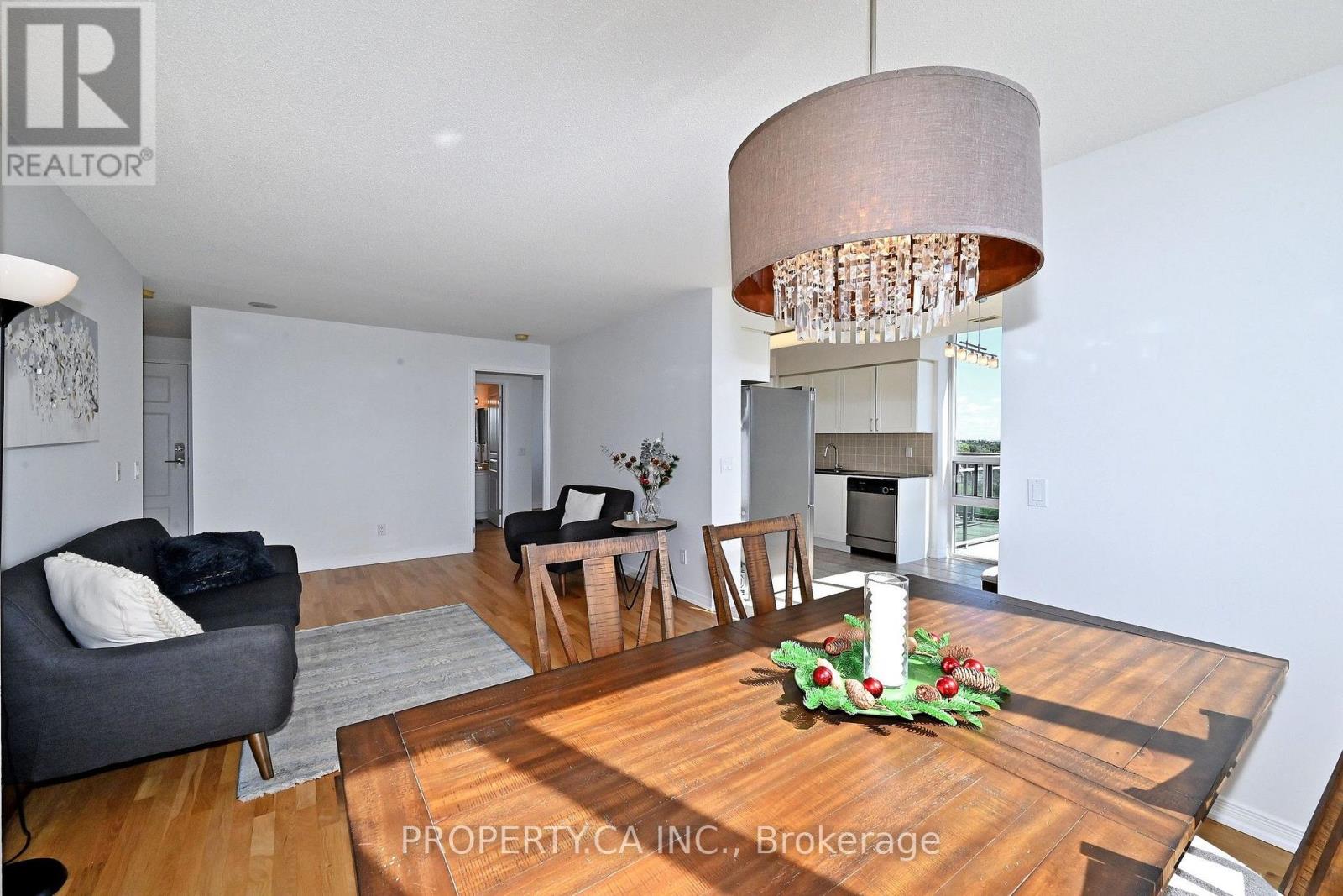 #1013 310 RED MAPLE ROAD - 9