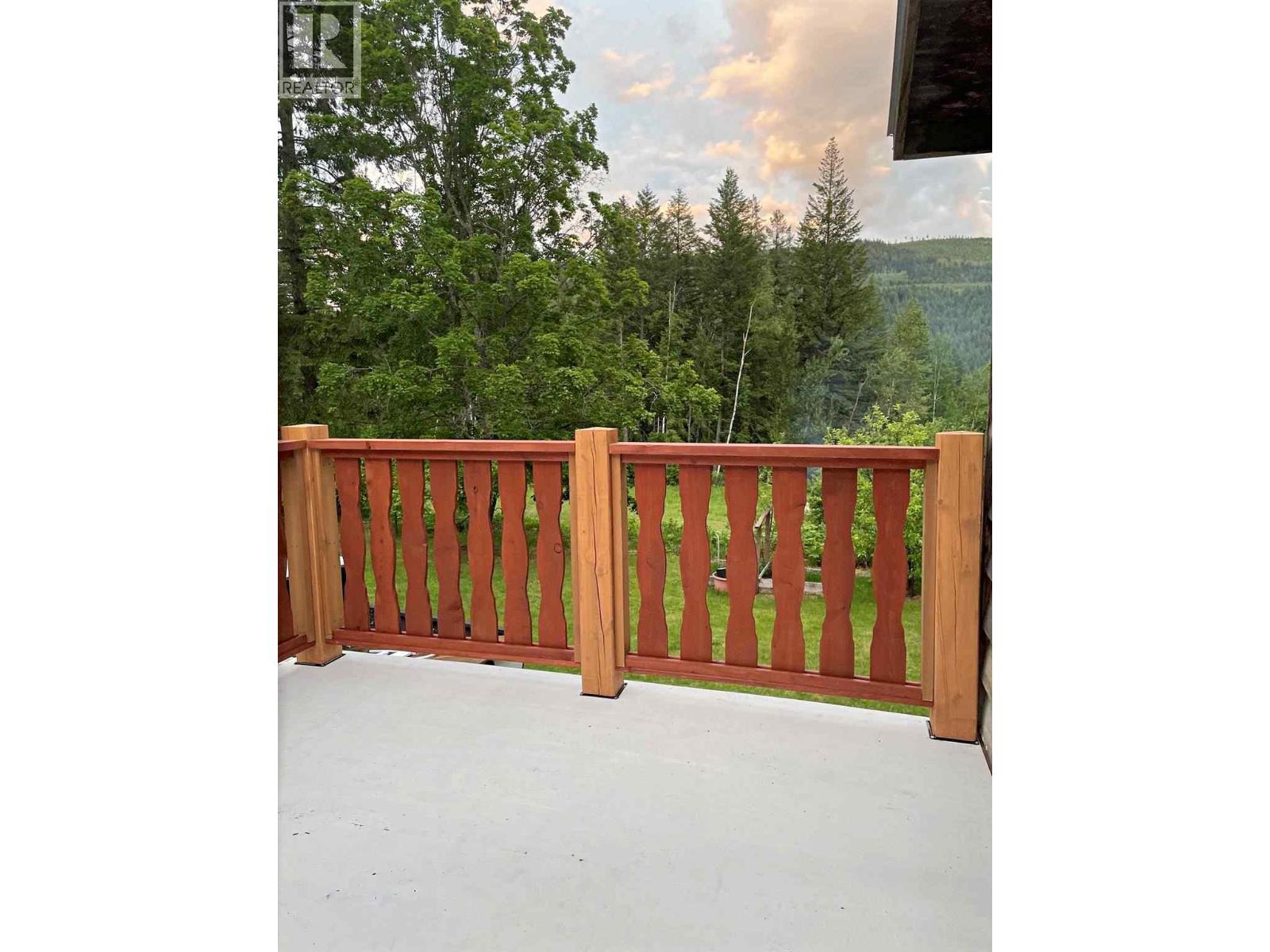 3360 Yellowhead Highway, Clearwater