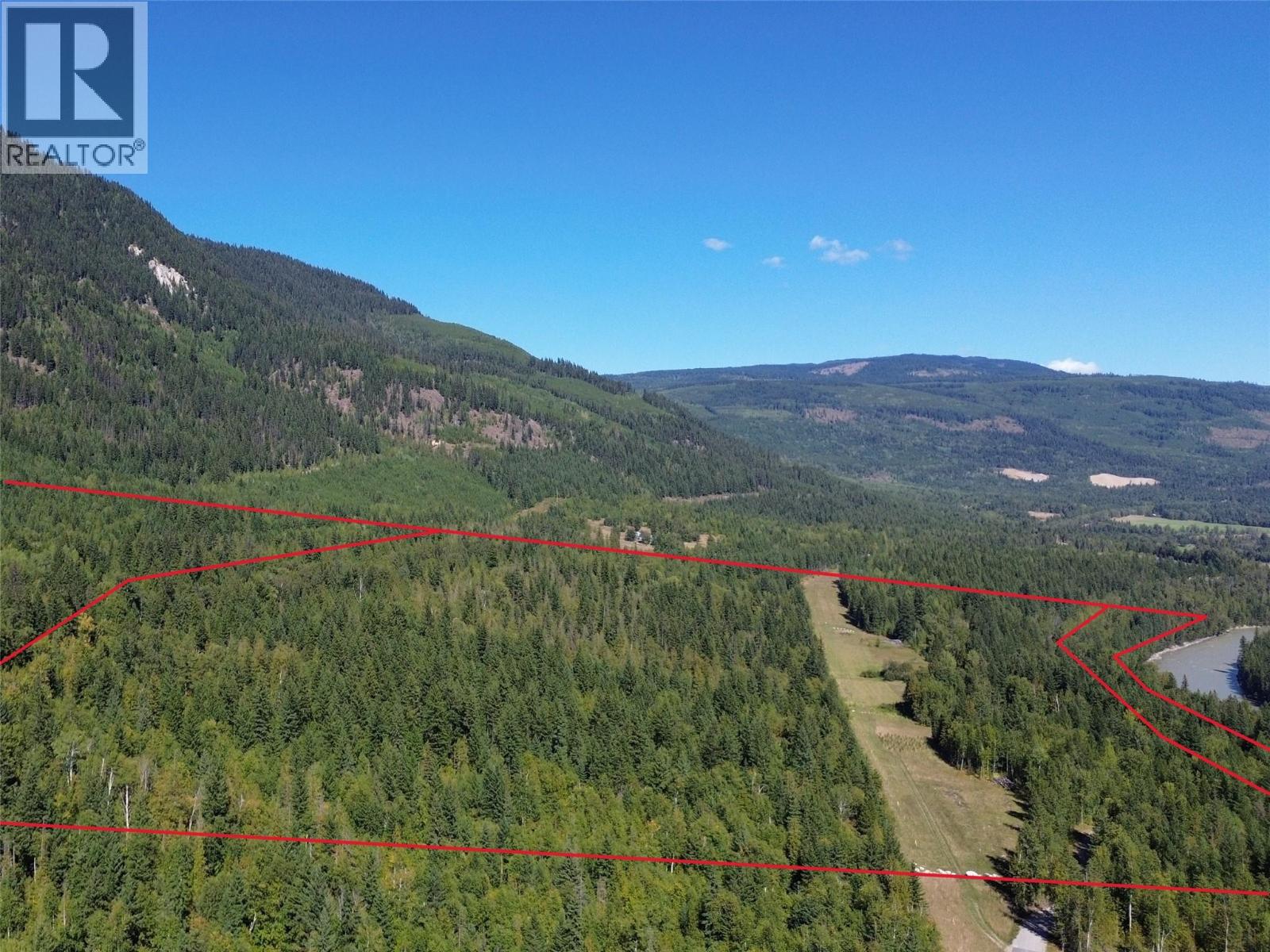 3360 Yellowhead Highway, Clearwater