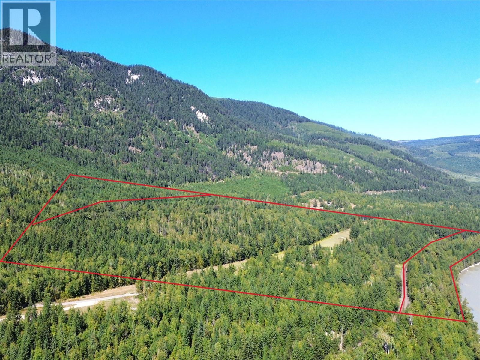 3360 Yellowhead Highway, Clearwater