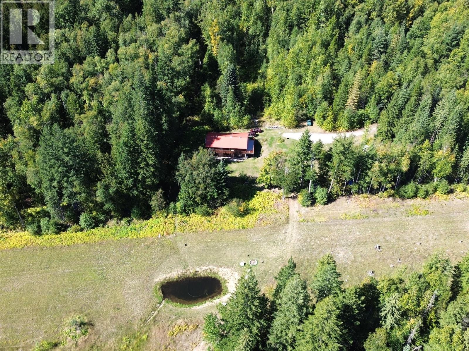 3360 Yellowhead Highway, Clearwater