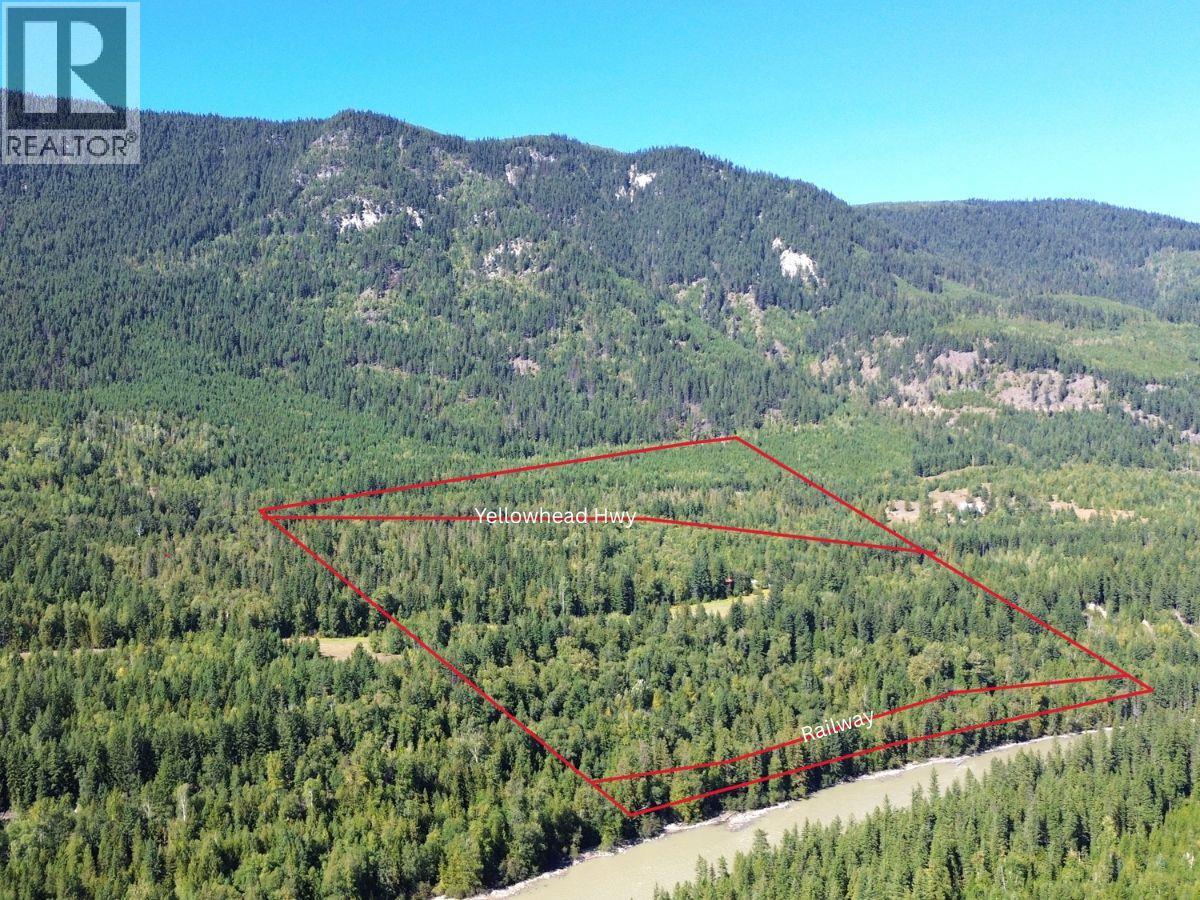 3360 Yellowhead Highway, Clearwater