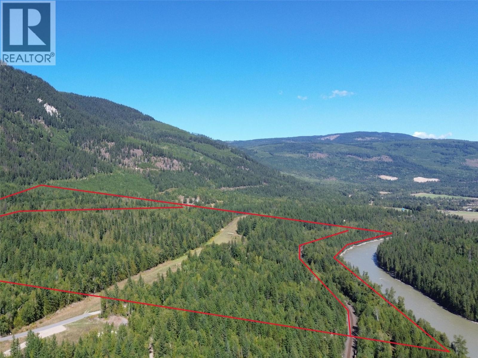 3360 Yellowhead Highway, Clearwater