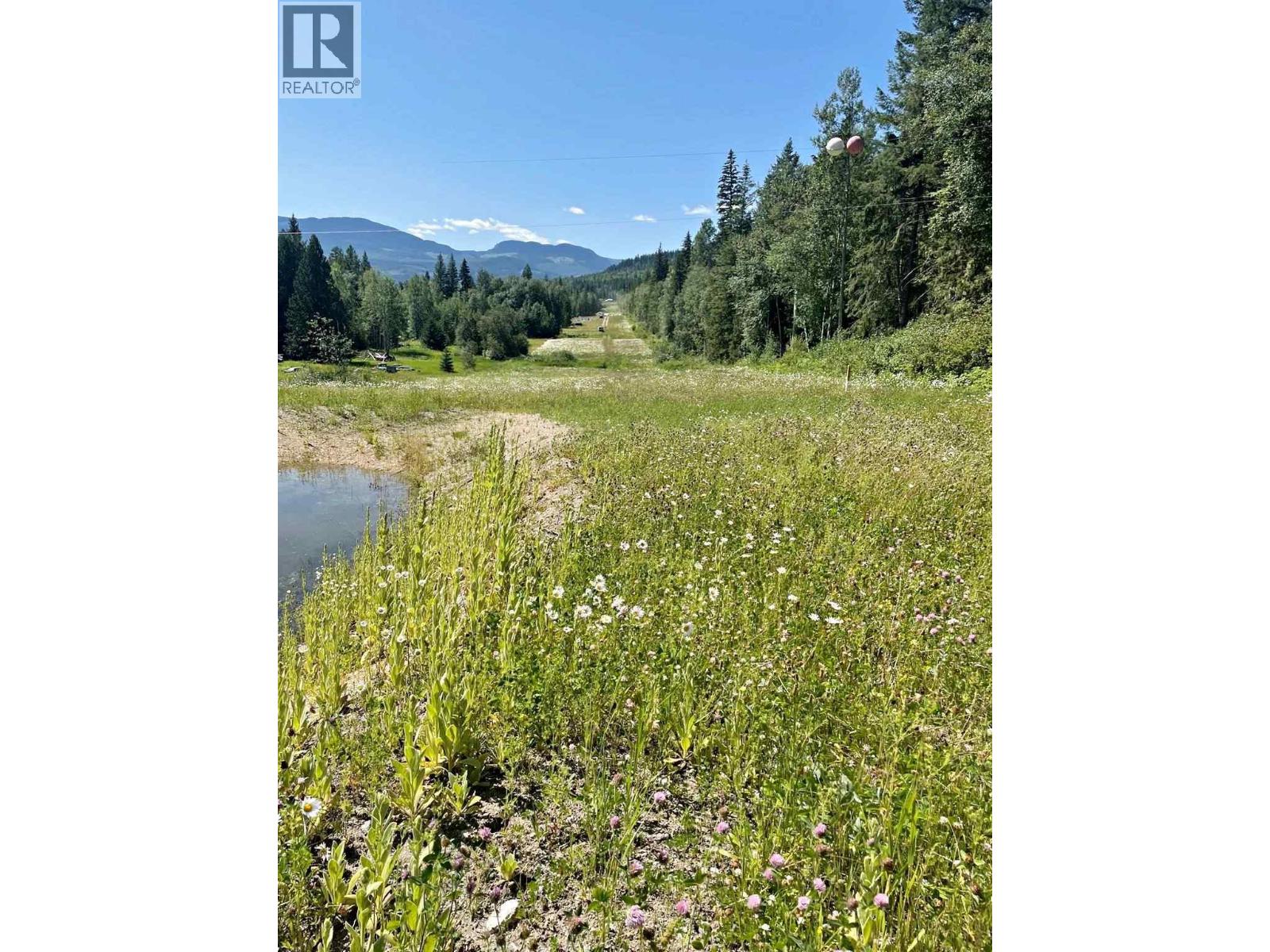 3360 Yellowhead Highway, Clearwater