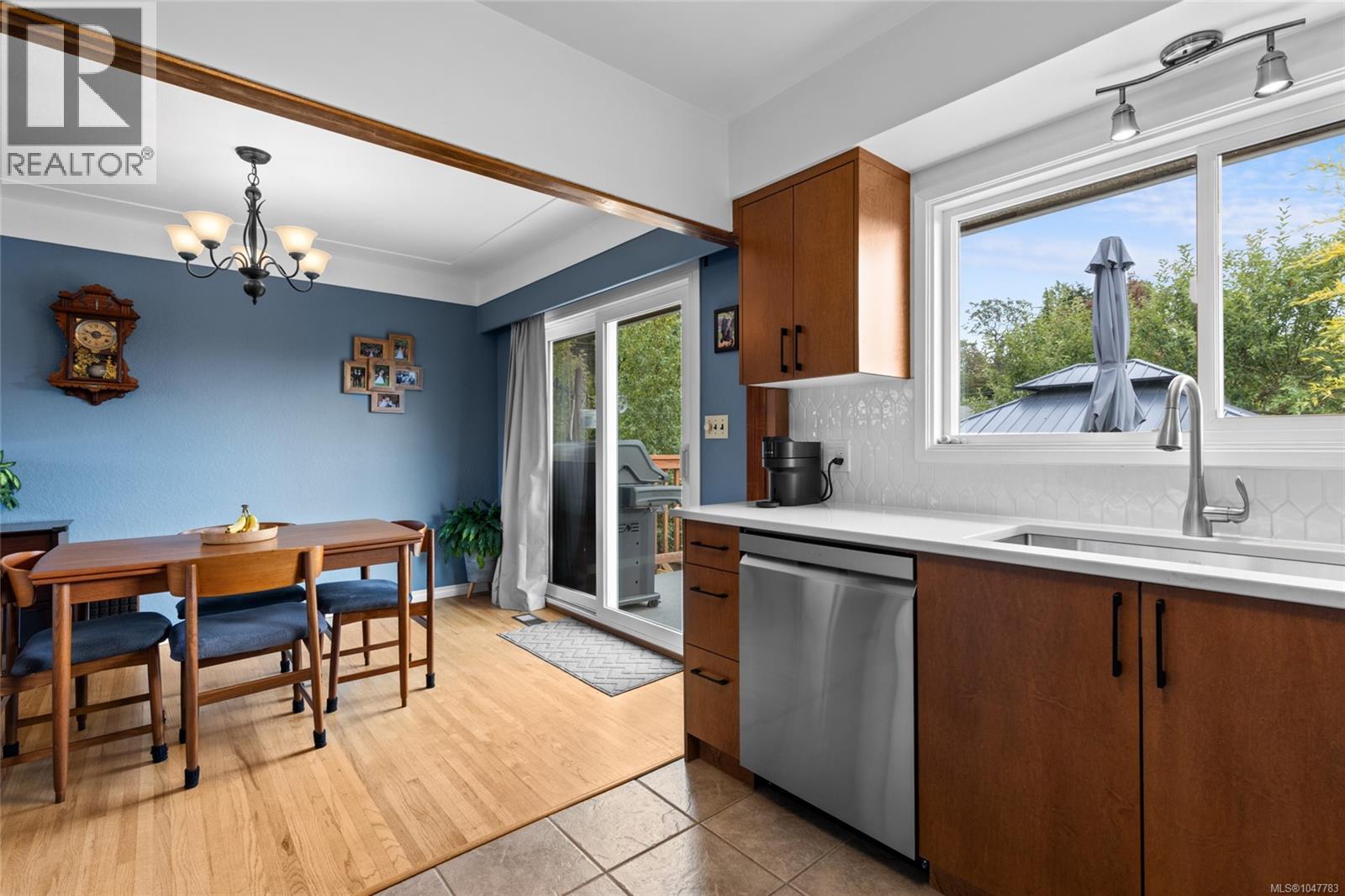 749 Lily Ave - 16