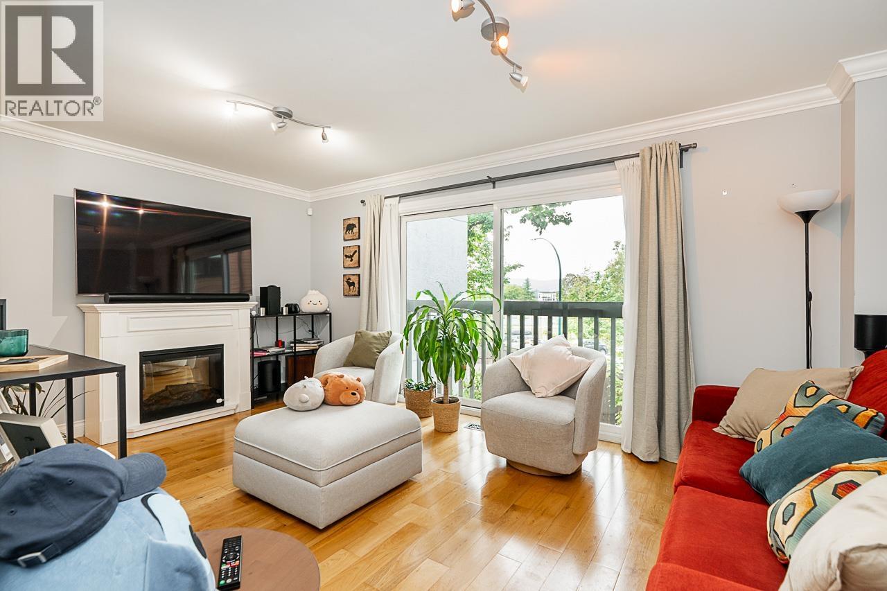 158 JAMES ROAD, Port Moody — photo 2