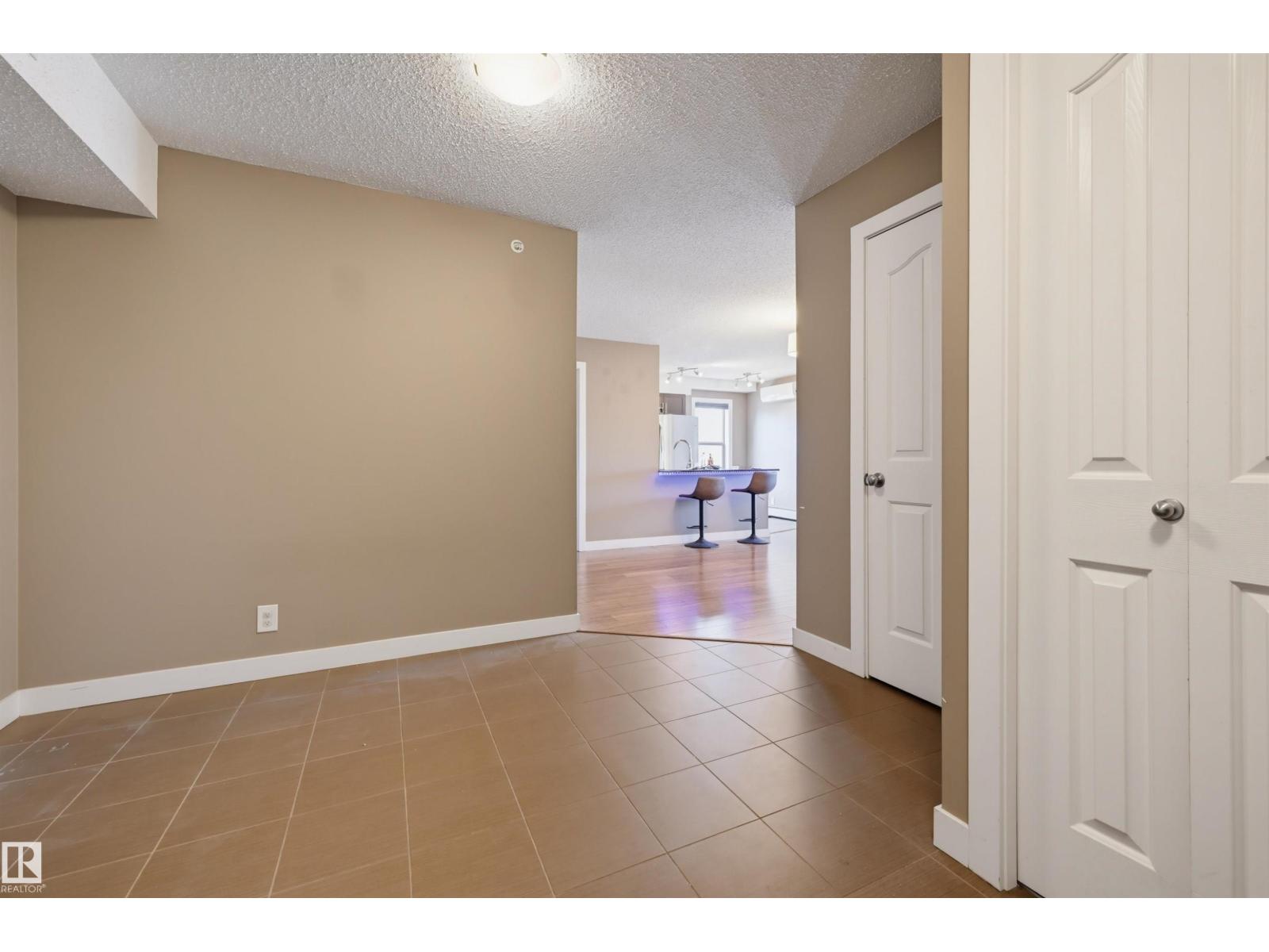 #415 11820 22 AV SW - 9