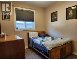 Primary Bedroom - 628 Bankview Drive, Drumheller, AB T0J0Y6 Photo 7