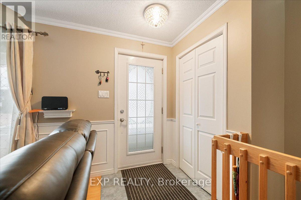 213 LONGUEUIL STREET - 10