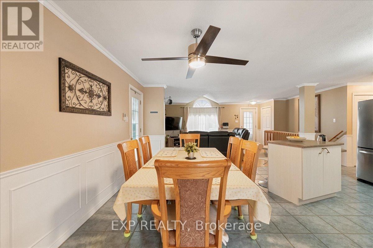 213 LONGUEUIL STREET - 18
