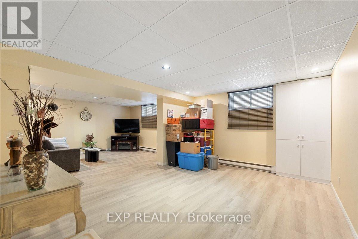 213 LONGUEUIL STREET - Image 33