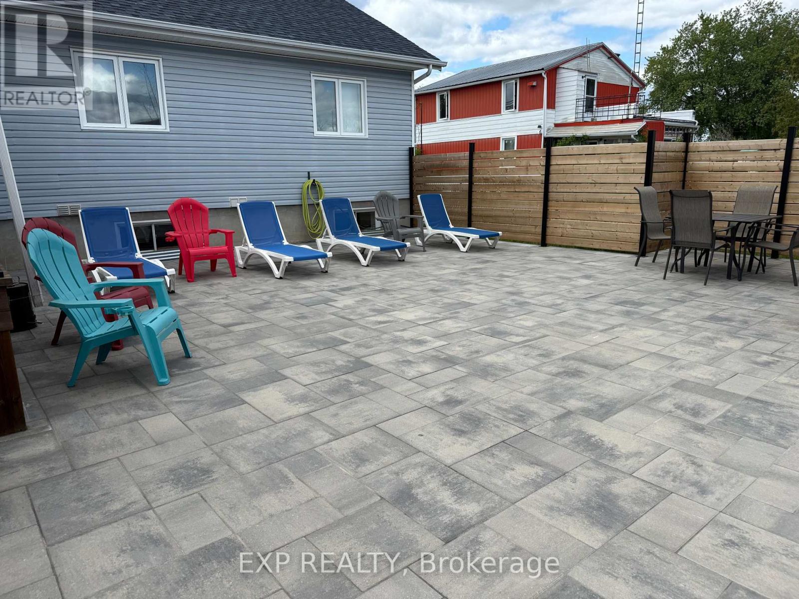213 LONGUEUIL STREET - Image 8