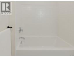 2 1830 Allenby St, Saanich, BC V8R3B7 Photo 15